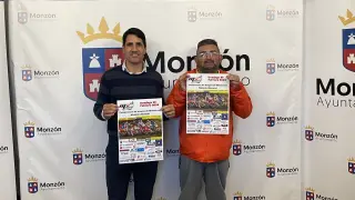 El concejal de Deportes Eliseo Martín y Francisco Hernández del Motocross Monzón.