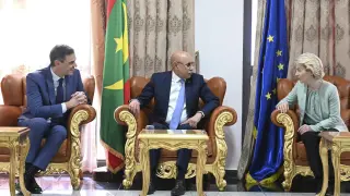 El presidente del Gobierno, Pedro Sánchez, y la presidenta de la Comisión Europea, Ursula von der Leyen, se reúnen con el presidente mauritano, Mohamed Ould Ghazouani