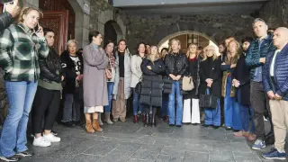 Minuto de silencio por la mujer hallada muerta con signos de violencia en Castro Urdiales (Cantabria)