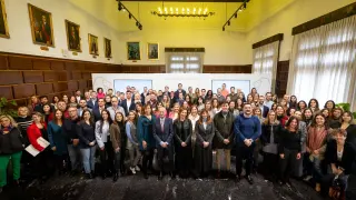 Foto de grupo de la alcaldesa con representantes de las empresas que colaboran con el IMEFEZ.