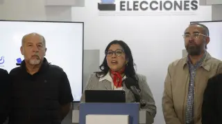 Los magistrados del Tribunal Supremo Electoral Guillermo Wellman (izquierda), Dora Esmeralda Martínez (centro) y Noel Orellana informan sobre el resultado electoral en El Salvador.