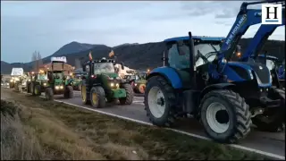 Vídeo | Concentración de tractores en Puente la Reina