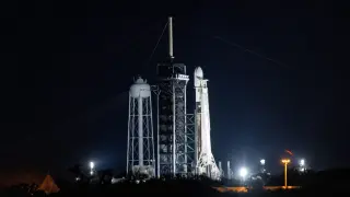 La NASA y la firma privada SpaceX decidieron este martes aplazar el lanzamiento del módulo lunar Nova-C