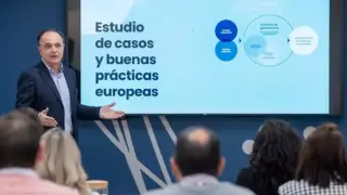 El director general de Facsa, José Claramonte, exponiendo el contenido del informe sobre el modelo de gestión del agua en España