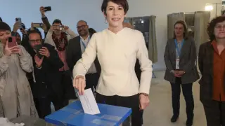 Abren los colegios electorales en Galicia a la espera de 2,2 millones de electores