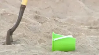 Los menores jugaban con la arena cuando ocurrió el suceso