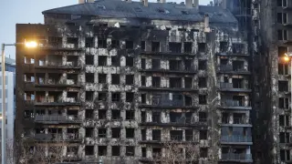 Fotos del devastador incendio en un edificio de 14 pisos de Valencia