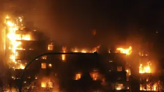 Incendio de un edificio con dos torres en Valencia