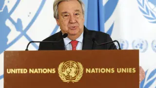 El secretario general de la ONU, Antonio Guterres, compadece ante los medios.