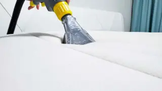 Limpiar manchas del colchón de manera eficaz.