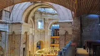 Una de las bibliotecas más curiosas y bonitas de España