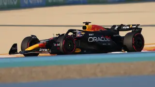 El piloto de Fórmula 1 Max Verstappen durante la tercera práctica en el Gran Prix de Bahrain.