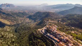 Este espectacular entorno natural se encuentra en la provincia de Alicante, y está considerado la 'catedral del senderismo' en España