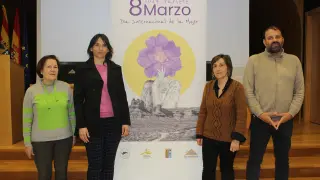 De izquierda a derecha, Latre, González, Solanas y Loscertales durante la presentación de las actividades del 8-M.