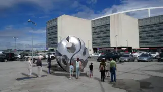 La escultura se instalará en dos o tres meses en el exterior de la zona de llegadas de la estación