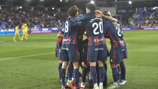 Los futbolistas de la SD Huesca, celebrando el 1-0 frente al Andorra en El Alcoraz el pasado viernes.