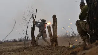 Un soldado ucraniano en una trinchera, el pasado día 7 de marzo en Donestk.