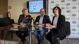 Isabel Poncela, Fernando García Mongay y María Sánchez Díez, en la bienvenida del XXV Congreso de Periodismo de Huesca.