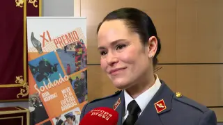 La comandante piloto Lourdes Losa anima a otras mujeres a incorporarse al ejército