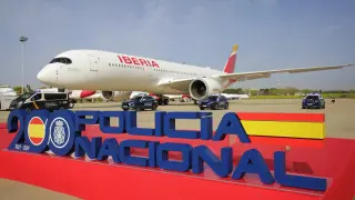 Iberia bautiza su último A350 Next con el nombre de "Bicentenario Policía Nacional".