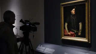 Vista de la presentación de la primera obra invitada a la galería de las Colecciones Reales, el retrato de Felipe II que pintó Antonio Moro en 1549-1550