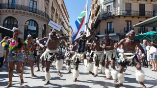 Desfile inaugural del Encuentro Internacional de Folklore del año pasado.