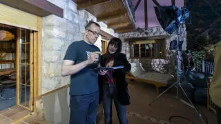 Miguel Ángel Lamata y Amaia Salamanca conversan durante el rodaje.