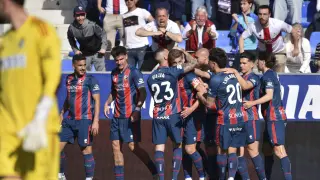 Partido SD Huesca-Burgos, de la jornada 32 de Segunda División, en El Alcoraz