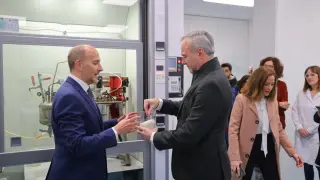 El presidente aragonés Jorge Azcón ha visitado hoy las instalaciones de Nurel en el polígono Malpica de Zaragoza.