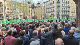 La procesión de las Siete Palabras atraen a cientos de personas en Zaragoza.