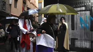 Procesión del Santo Entierro, suspendida por la amenaza de lluvia en Zaragoza.