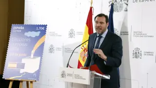 MADRID, 01/04/2024.- El ministro de Transportes y Movilidad Sostenible, Óscar Puente, da un discurso durante la presentación de un sello postal dedicado a las elecciones al Parlamento Europeo 2024, este lunes, en Madrid. EFE/Mariscal
