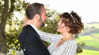 Xavier Novell y Sílvia Caballol tras casarse una ceremonia religiosa.