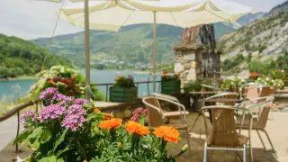 Este encantador hotel es todo un refugio para los sentidos en un bonito pueblo del Pirineo aragonés