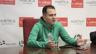 Rafa Sanz, técnico del Lobe Huesca La Magia, en la sala de prensa del Palacio de los Deportes.