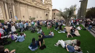 Hola Primavera cubre de verde la plaza del Pilar de Zaragoza