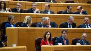 La presidenta de la Comunidad de Madrid, Isabel Díaz Ayuso (1-i), el presidente de la Junta de Castilla y León, Alfonso Fernández Mañueco (1-i), y la secretaria general del PP, Cuca Gamarra