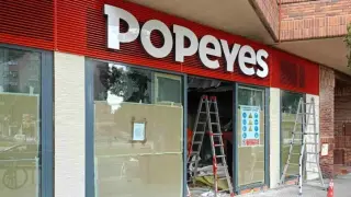 Uno de los restaurantes Popeyes de Zaragoza, en obras.