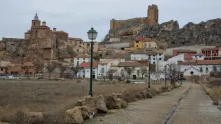 Este pequeño pueblo de Zaragoza goza de una panorámica impresionante que recorta su castillo
