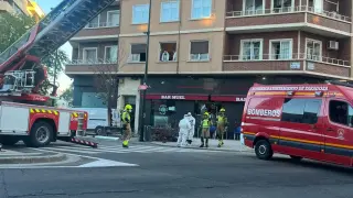 El cuerpo sin vida ha aparecido en la calle Muel con avenida de Cataluña