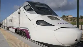 El tren 'Frankestein', modelo S-730, que unirá Teruel con Madrid.