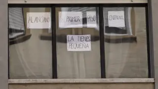Aragón. Calle Miguel Servet número 7-9 y la casa de enfrente,  vecino que se masturba ventana frente a estudiantes. / 19-04-2024 / FOTO GUILLERMO MESTRE [[[FOTOGRAFOS]]]