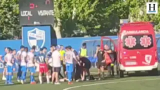 A siete minutos del final, una entrada del jugador del Huesca B a provocado la parada del partido