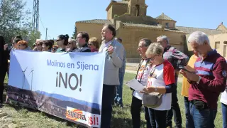 Manifestación contra los aerogeneradores en el entorno del monasterio de Sijena.
