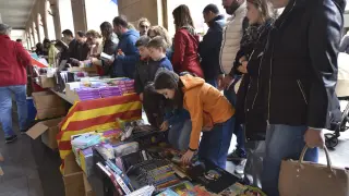 Día del Libro en los Porches de Galicia, en Huesca.