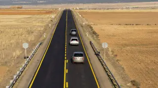 La carretera N-211 que comunica actualmente Monreal del Campo con Alcolea del Pinar (Guadalajara).