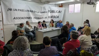 Debate sobre la sanidad pública organizado en la sede de Cambiar Huesca-IU.