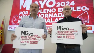 Los secretarios generales de UGT Aragón, José Juan Arceiz, y de CC. OO. Aragón, Manuel Pina, durante la presentación de los actos y movilizaciones para el Primero de Mayo.