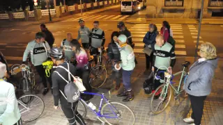 Marcha cicloturista nocturna de Huesca a Zaragoza en homenaje al oscense que fabricó la primera bicicleta en España, el herrero Mariano Castejón.