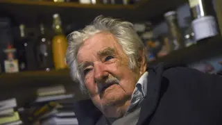 AME298. MONTEVIDEO (URUGUAY), 29/04/2024.- El expresidente de Uruguay José Mujica habla durante una entrevista con EFE, el 22 de abril de 2024, en Montevideo (Uruguay). El expresidente anunció este lunes que tiene un tumor en el esófago. EFE/ Sofía Torres